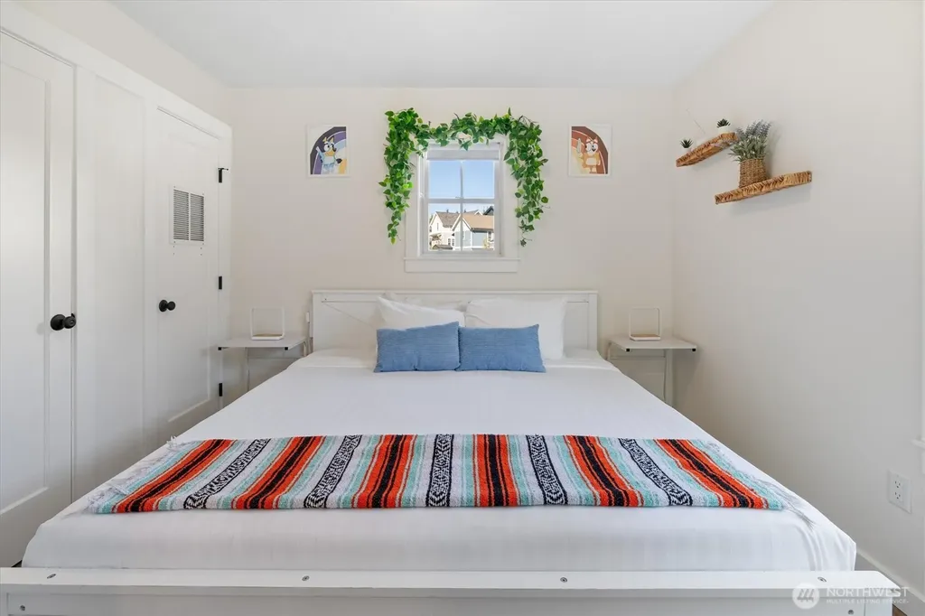 417 E Compass Street Pacific Beach WA 98571