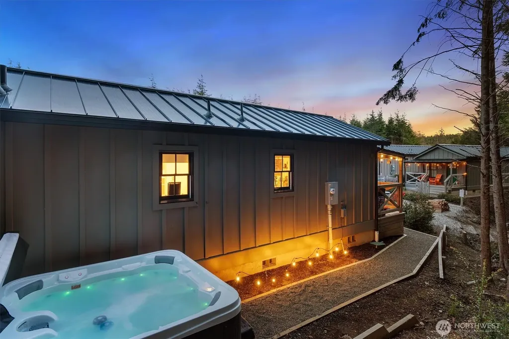 417 E Compass Street Pacific Beach WA 98571