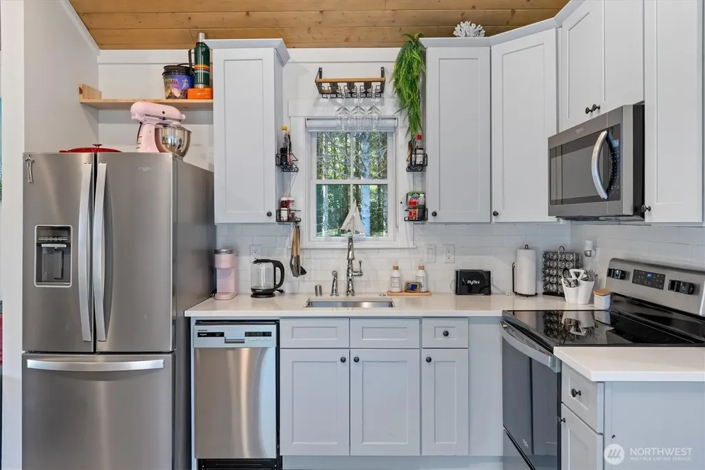 417 E Compass Street Pacific Beach WA 98571