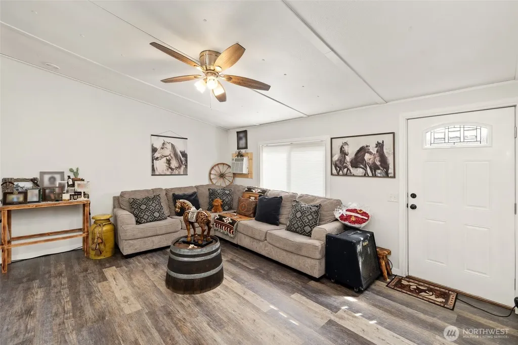 725 37th Street Ct SE Auburn WA 98002