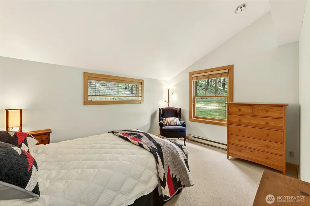 19 A And B Two Rivers Road Mazama WA 98833