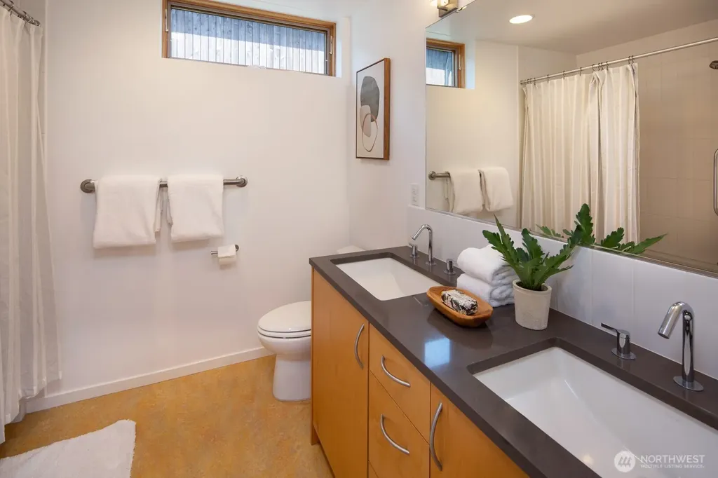449 Sprout Path NW Bainbridge Island WA 98110