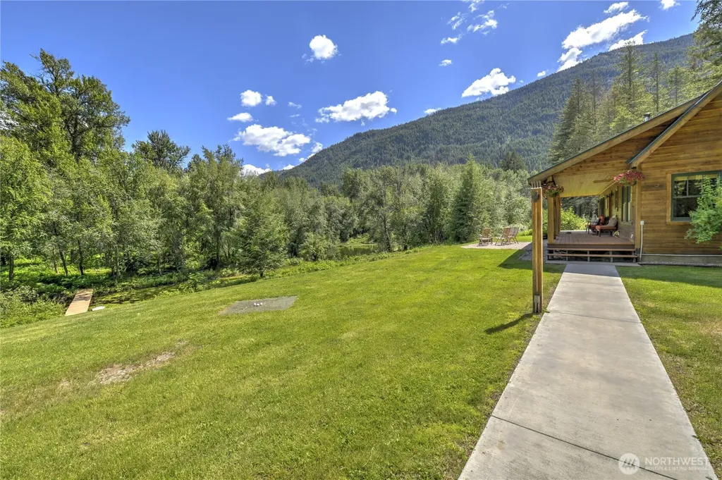 19 Two Rivers Road Mazama WA 98833