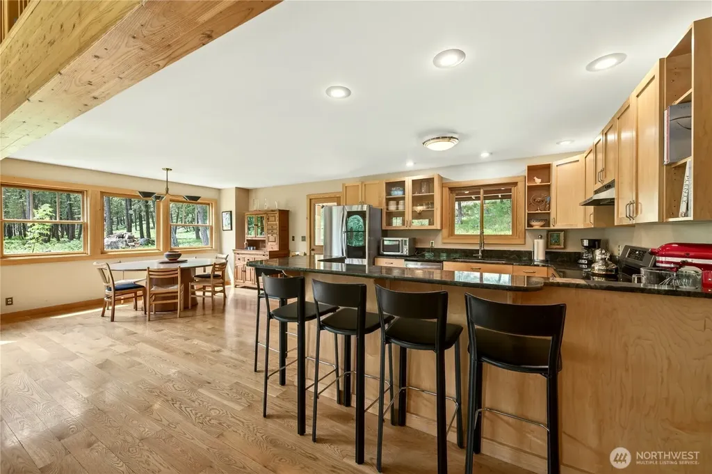 19 Two Rivers Road Mazama WA 98833