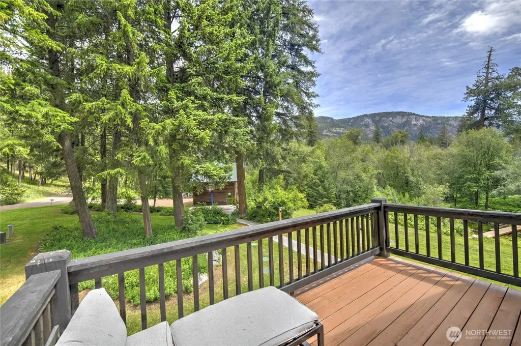 19 Two Rivers Road Mazama WA 98833