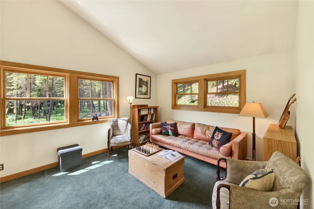19 Two Rivers Road Mazama WA 98833