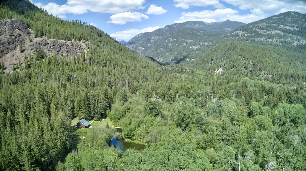 19 Two Rivers Road Mazama WA 98833