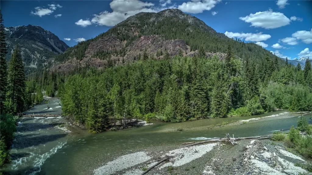 19 Two Rivers Road Mazama WA 98833