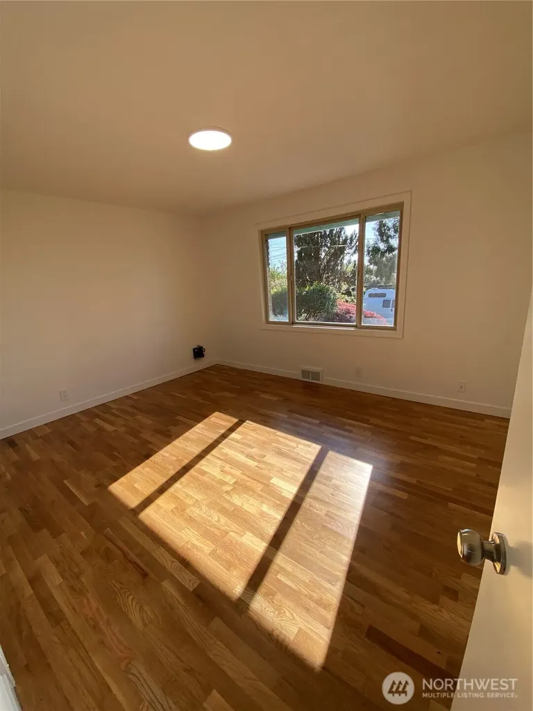 4916 24th Place S Seattle WA 98108
