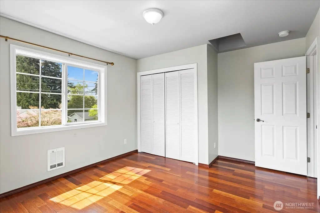 2111 201st Place SW Lynnwood WA 98036