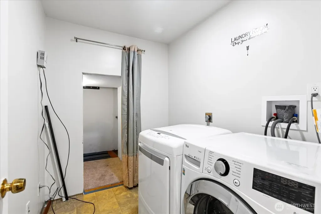 2111 201st Place SW Lynnwood WA 98036
