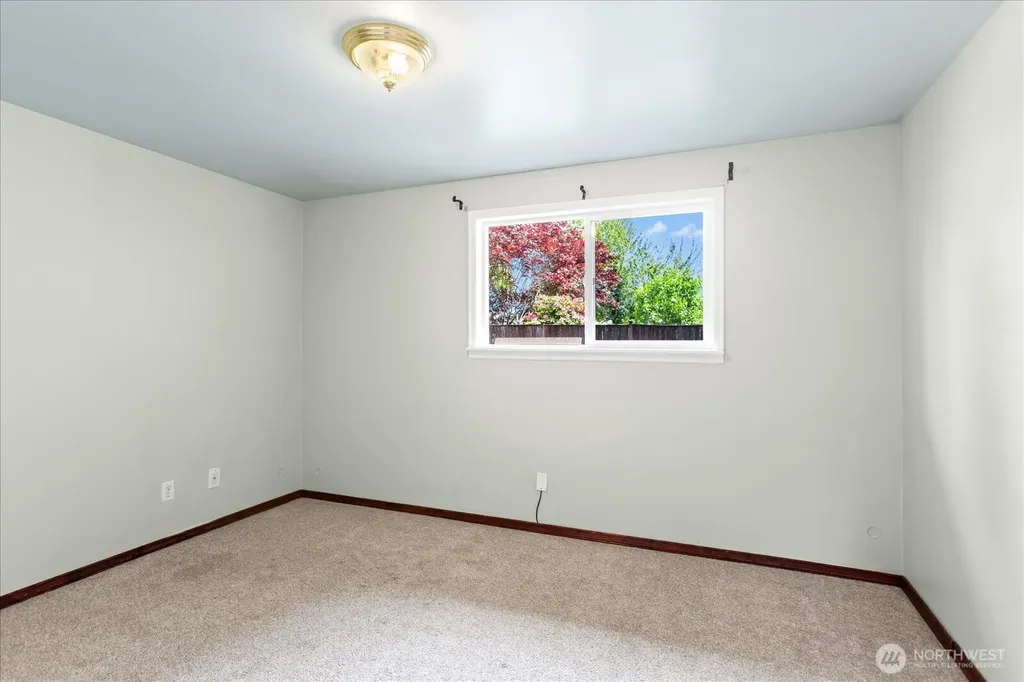 2111 201st Place SW Lynnwood WA 98036