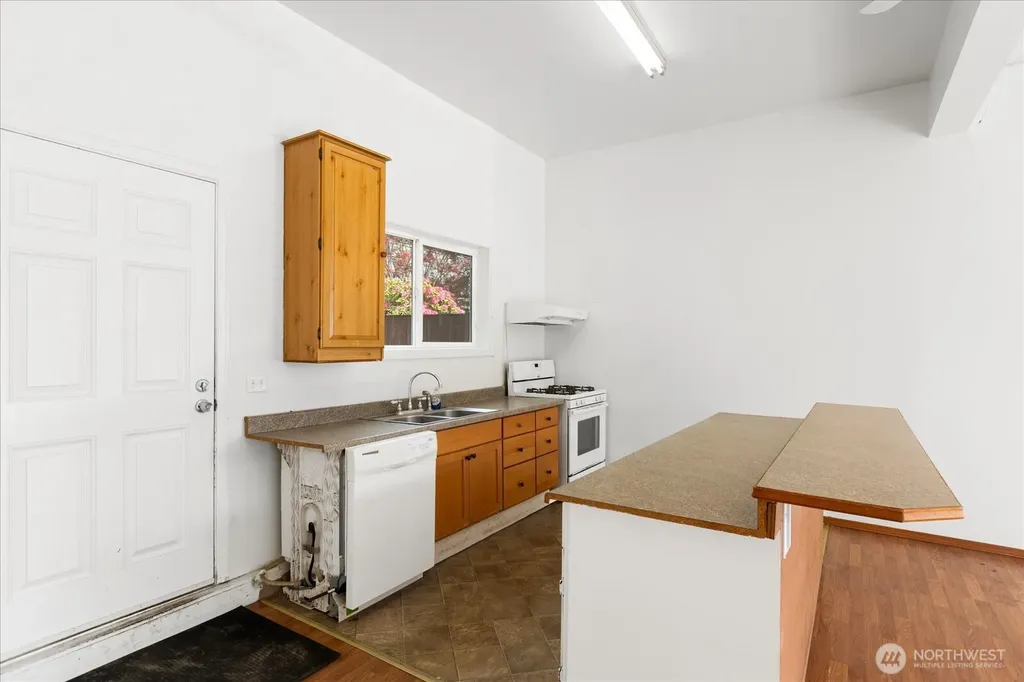 2111 201st Place SW Lynnwood WA 98036