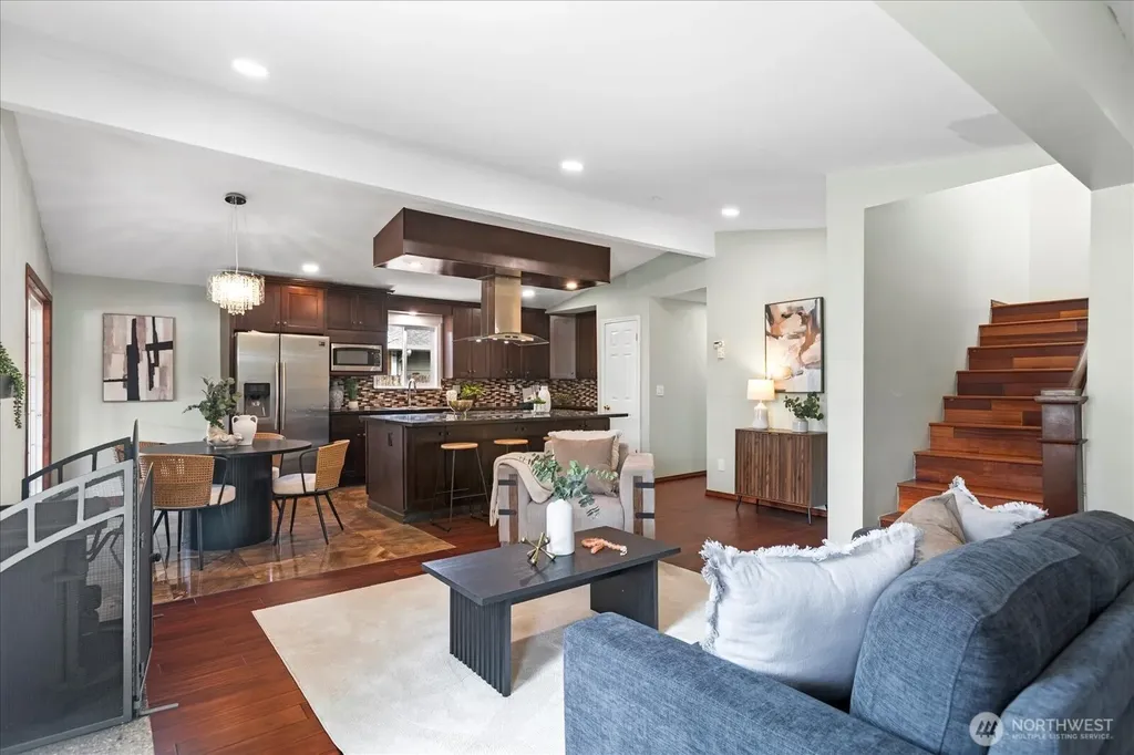 2111 201st Place SW Lynnwood WA 98036