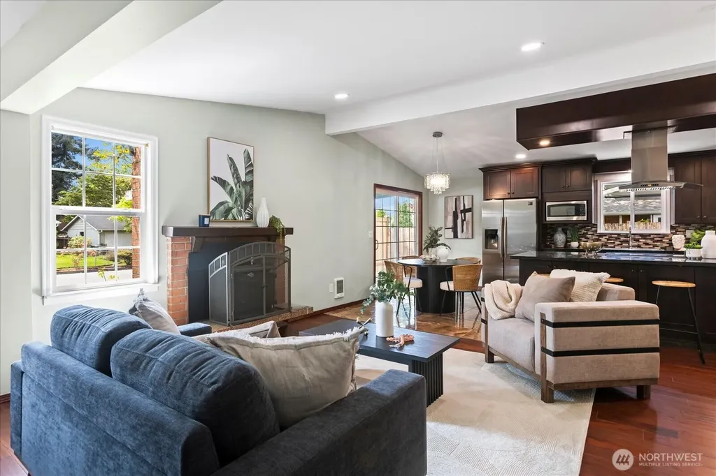 2111 201st Place SW Lynnwood WA 98036