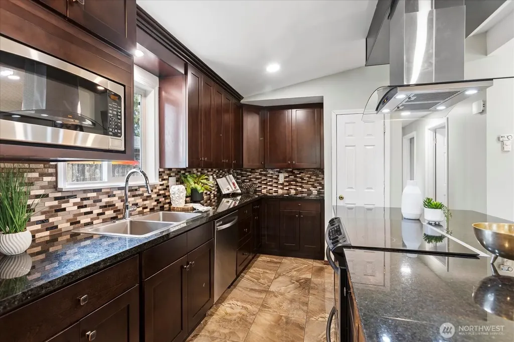 2111 201st Place SW Lynnwood WA 98036