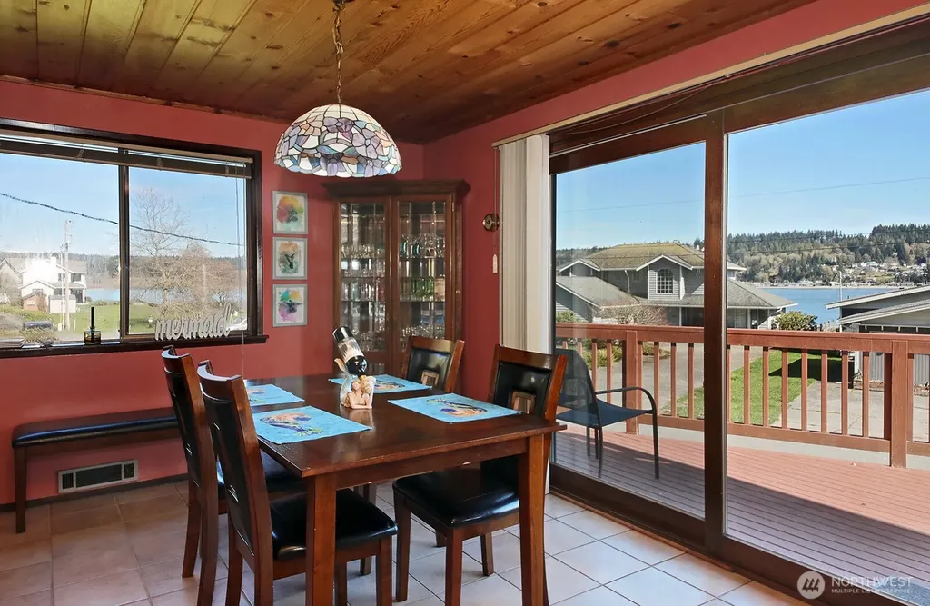3837 Driftwood Drive Clinton WA 98236