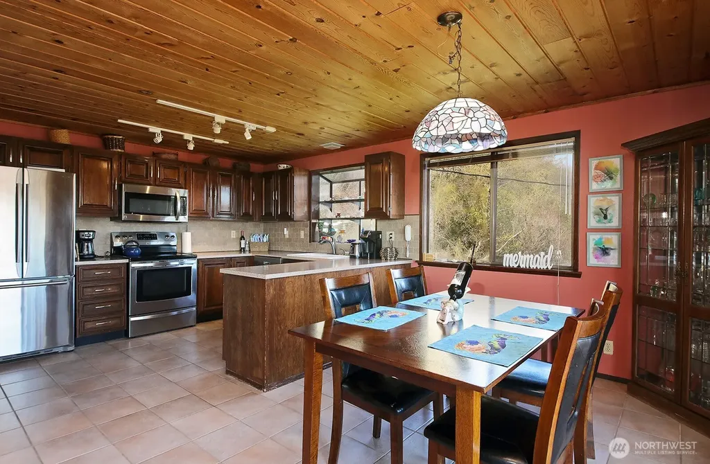 3837 Driftwood Drive Clinton WA 98236