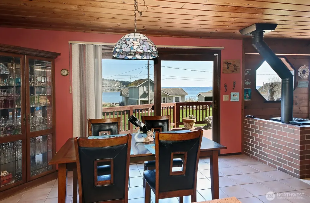 3837 Driftwood Drive Clinton WA 98236