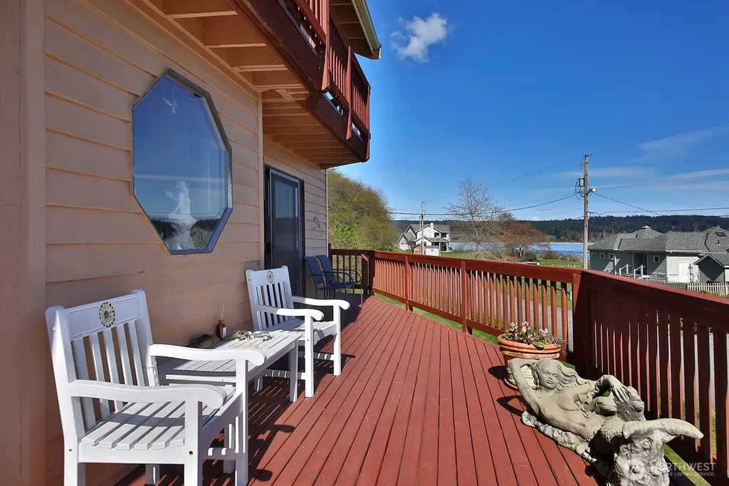 3837 Driftwood Drive Clinton WA 98236