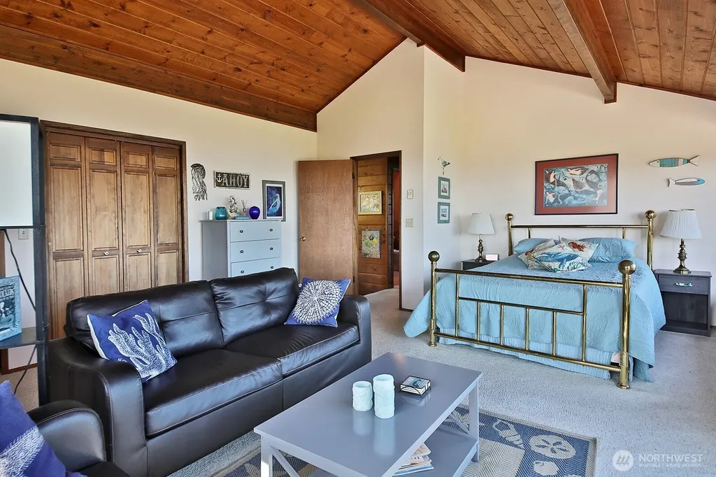 3837 Driftwood Drive Clinton WA 98236
