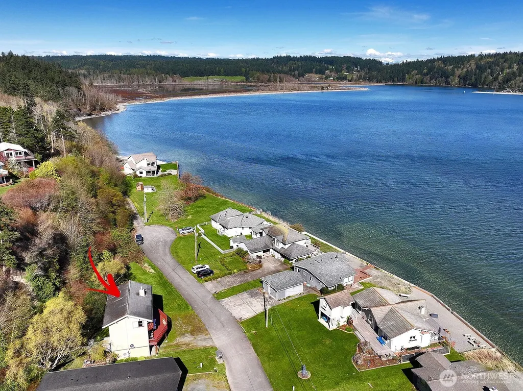 3837 Driftwood Drive Clinton WA 98236