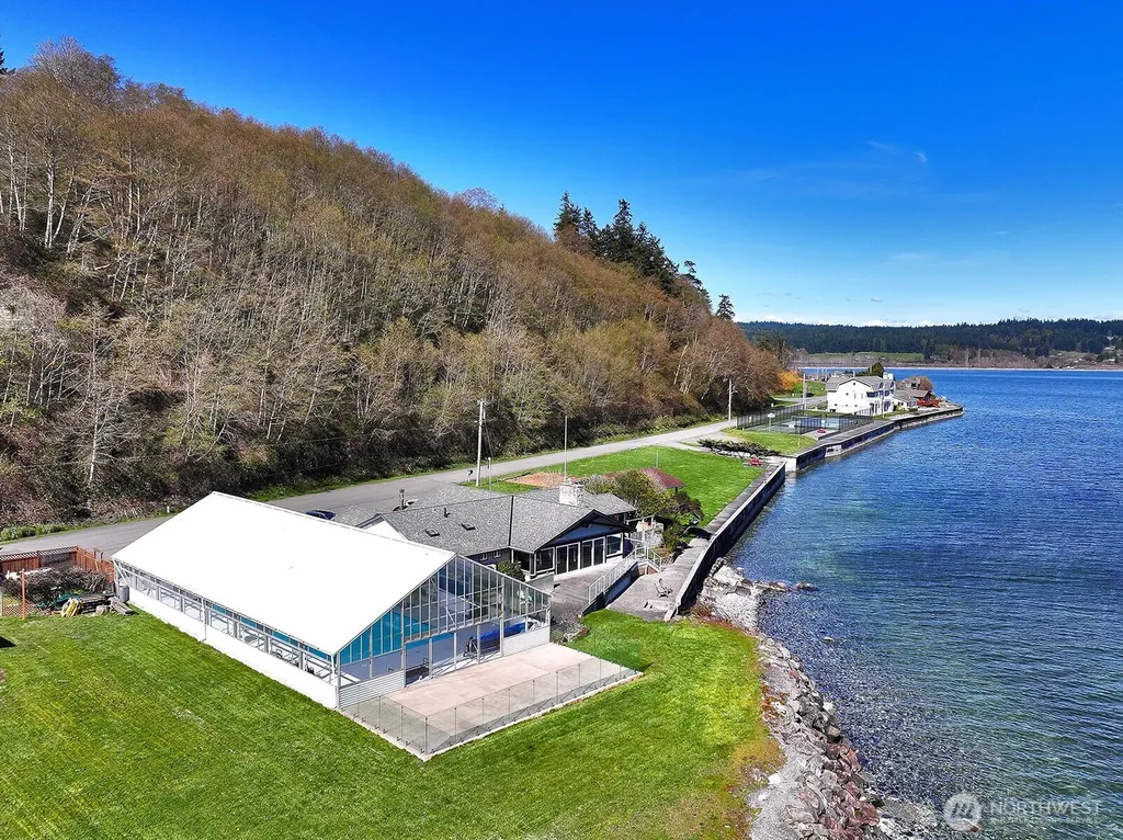 3837 Driftwood Drive Clinton WA 98236