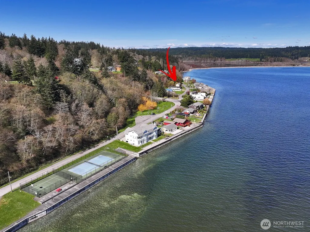 3837 Driftwood Drive Clinton WA 98236