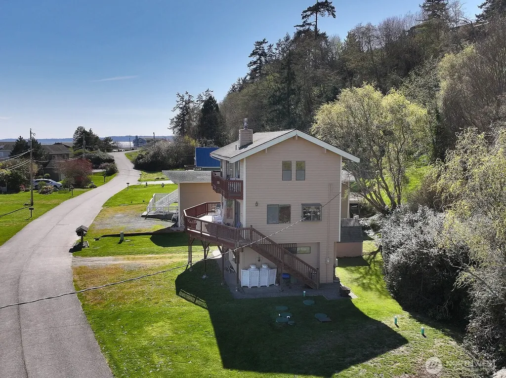 3837 Driftwood Drive Clinton WA 98236