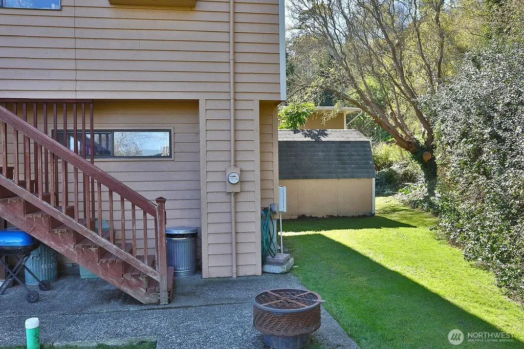 3837 Driftwood Drive Clinton WA 98236