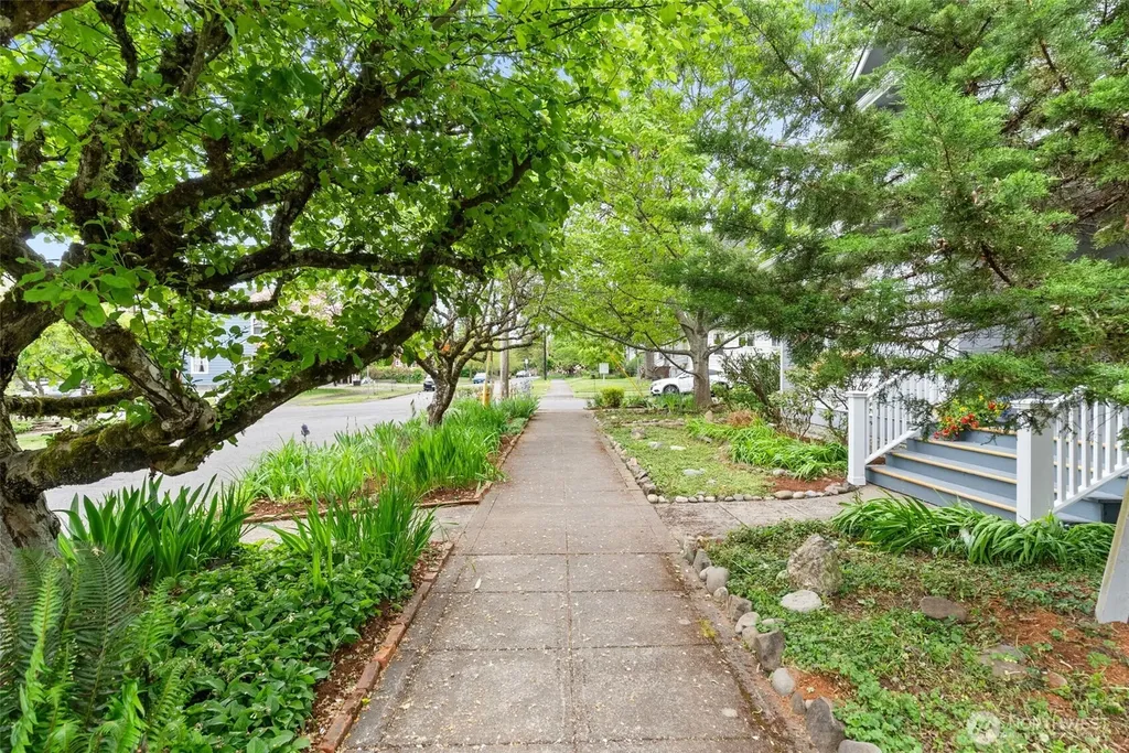 225 17th Avenue SE Olympia WA 98501
