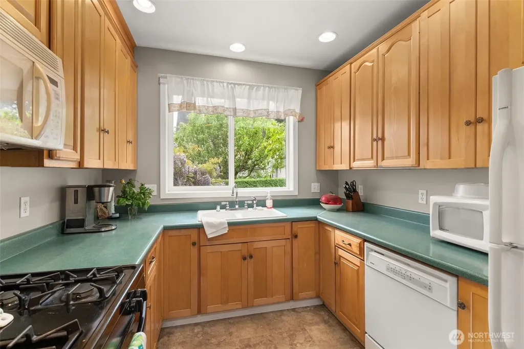 225 17th Avenue SE Olympia WA 98501