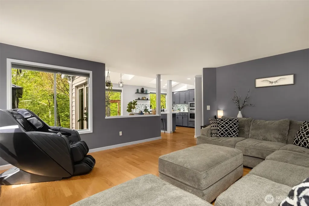 32857 8th Court SW Federal Way WA 98023