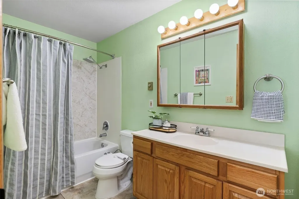 812 California Avenue SE Port Orchard WA 98366