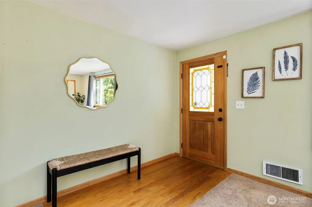 812 California Avenue SE Port Orchard WA 98366