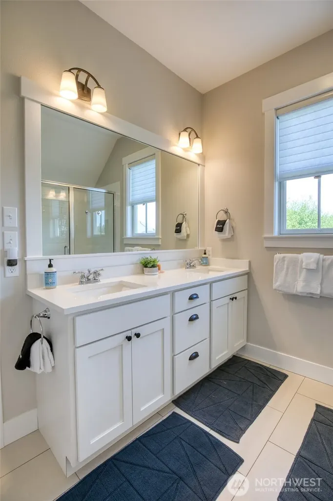 50 Flash Lane Pacific Beach WA 98571