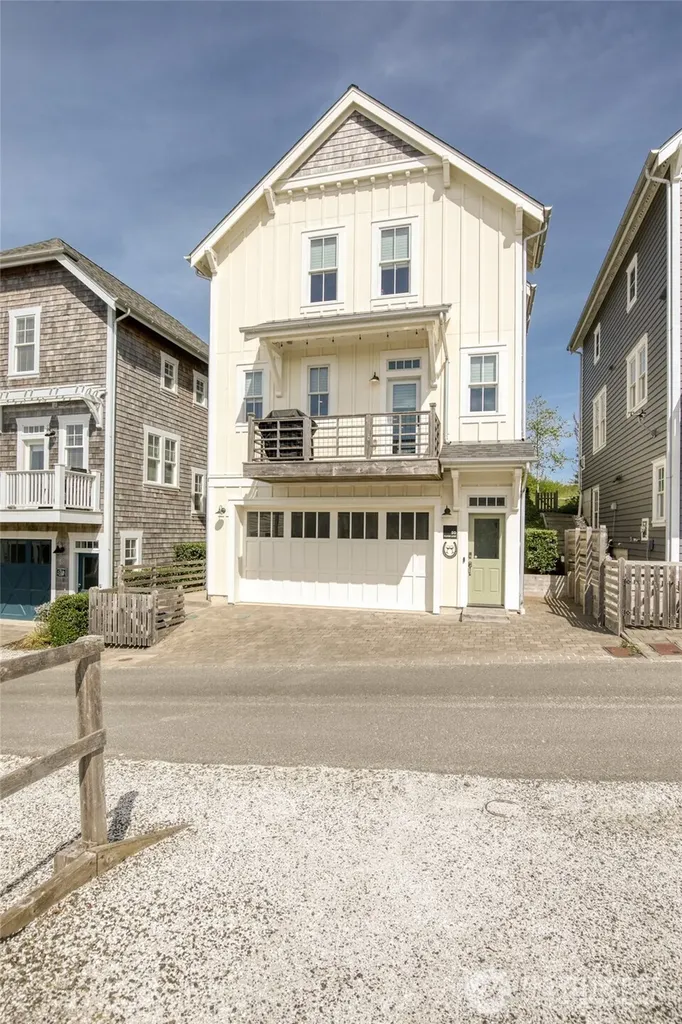 50 Flash Lane Pacific Beach WA 98571