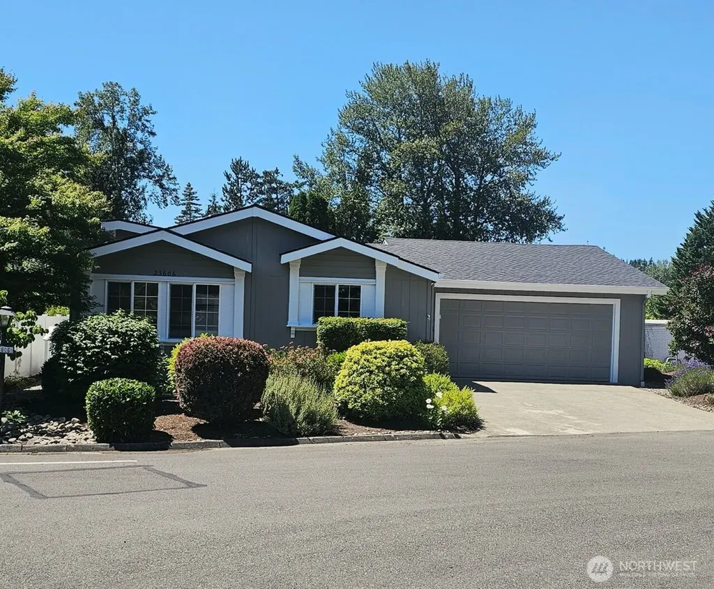 23606 Lake Dr W Bothell WA 98021