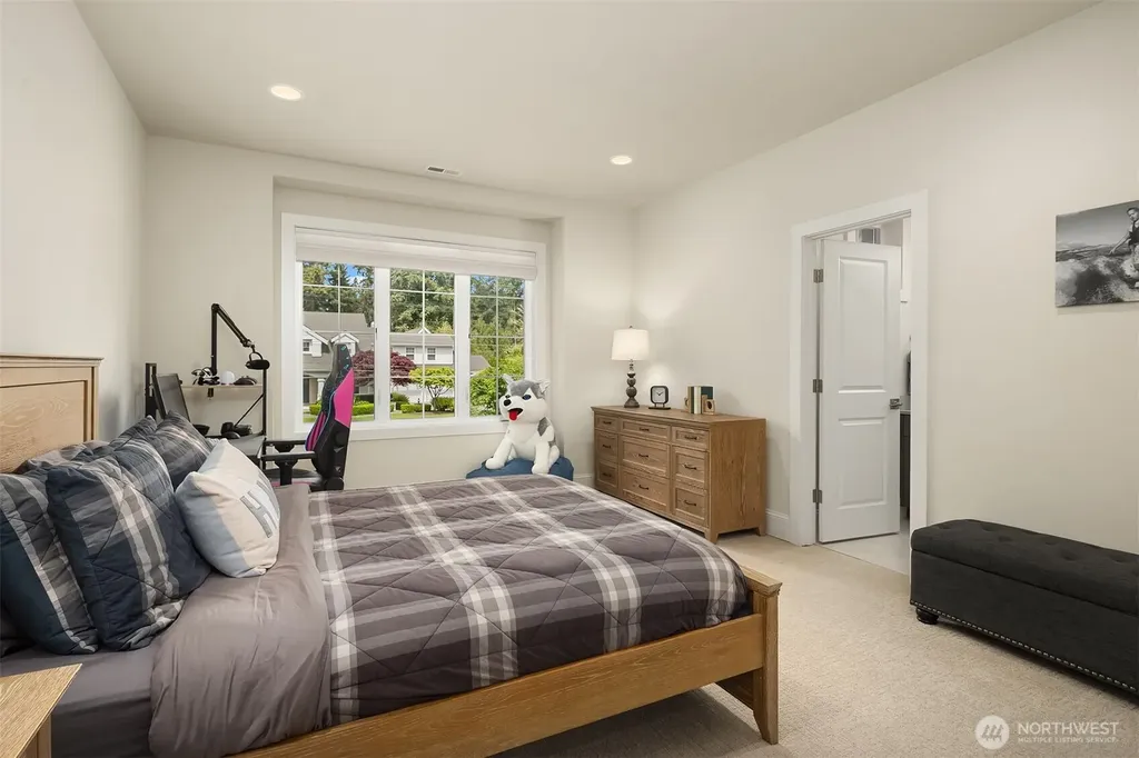 10461 SE 23rd Street Bellevue WA 98004