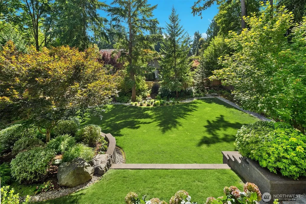 10461 SE 23rd Street Bellevue WA 98004