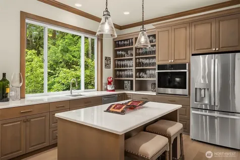 10461 SE 23rd Street Bellevue WA 98004