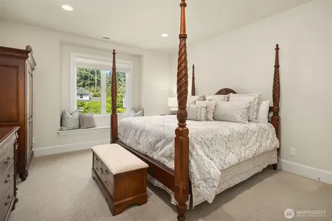 10461 SE 23rd Street Bellevue WA 98004