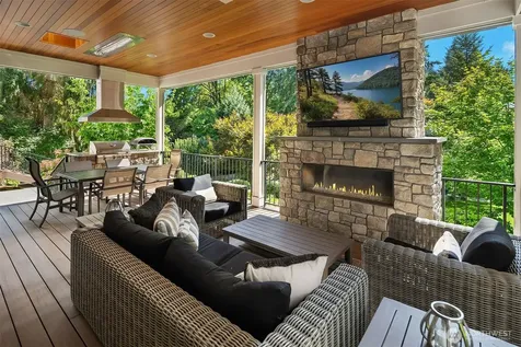 10461 SE 23rd Street Bellevue WA 98004