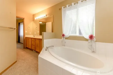 9621 148th Street Ct E Puyallup WA 98375