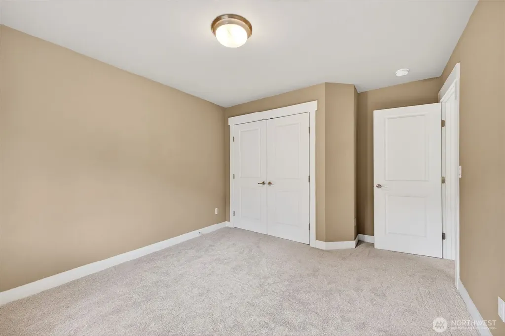 8119 172nd Avenue E Sumner WA 98390