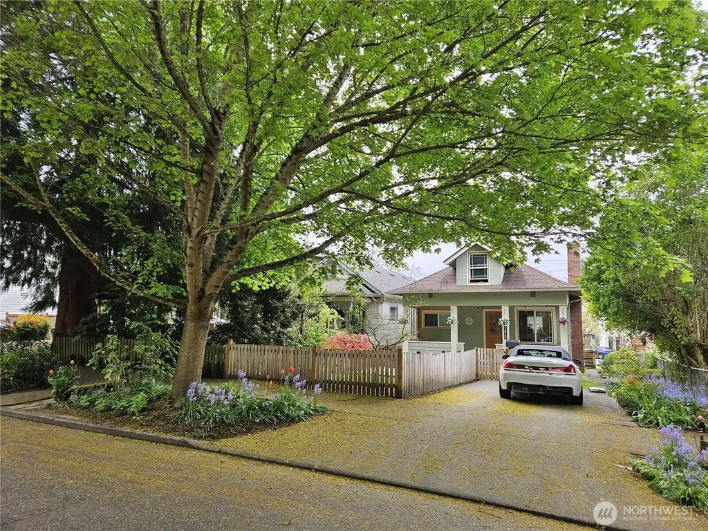 2615 47th Avenue SW Seattle WA 98116