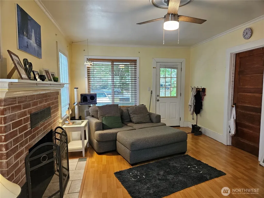 2615 47th Avenue SW Seattle WA 98116