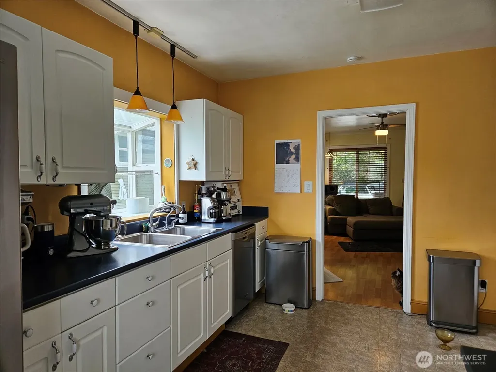 2615 47th Avenue SW Seattle WA 98116