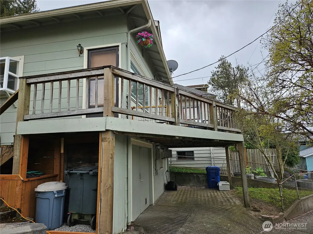 2615 47th Avenue SW Seattle WA 98116