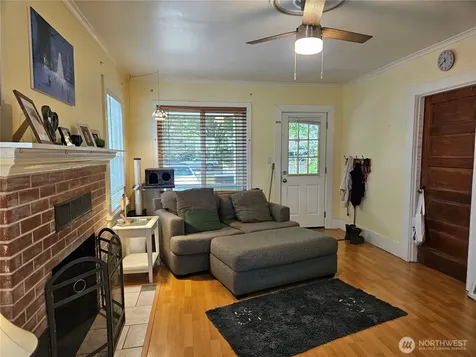 2615 47th Avenue SW Seattle WA 98116